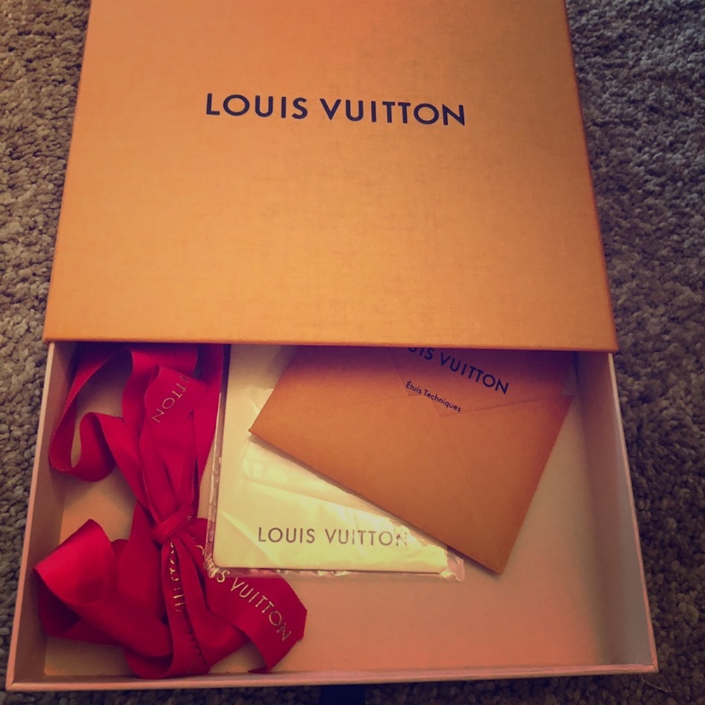 Louis Vuitton box